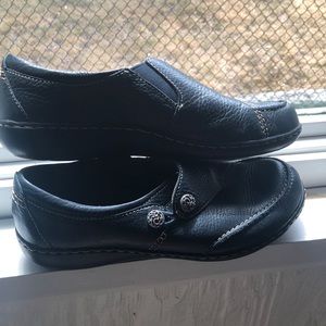 Clarks bendables navy leather size 10w